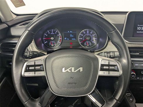 Used 2022 Kia Telluride EX w/ EX Premium Package FWD image 18