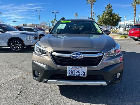 Used 2022 Subaru Outback Limited AWD/4WD image 2