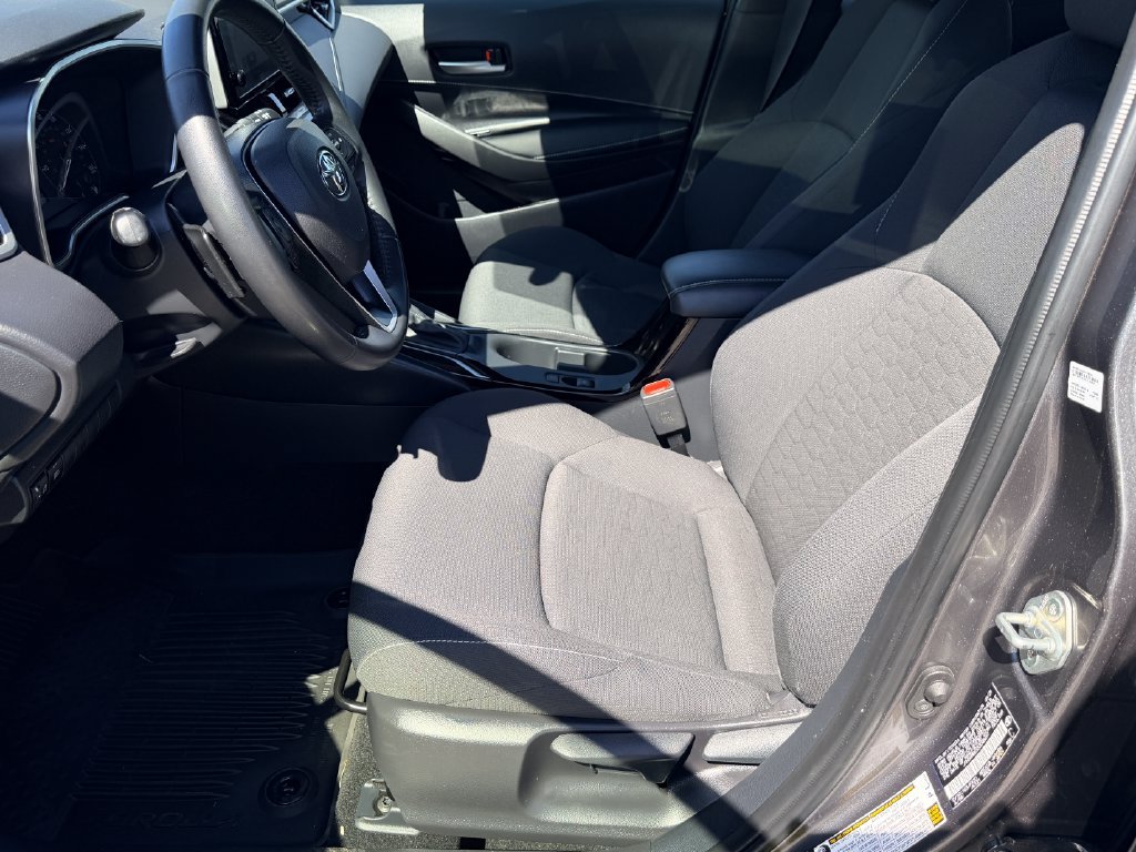 Used 2025 Toyota Corolla SE w/ SE Package FWD image 23