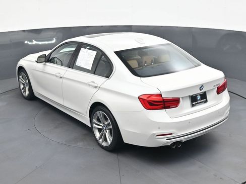 Used 2017 BMW 330i Sedan RWD image 29