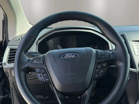 Used 2018 Ford Edge SE FWD image 15