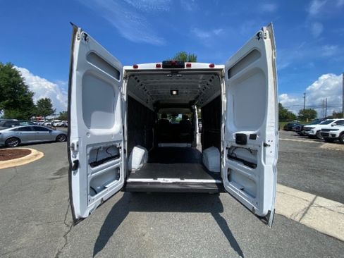 Used 2025 RAM ProMaster 2500 w/ Convenience Group FWD image 8
