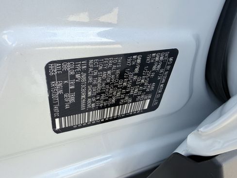 Used 2024 Nissan Rogue SL w/ SL Premium Package image 32