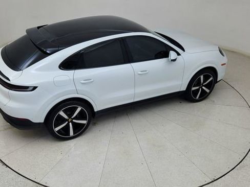 Used 2025 Porsche Cayenne Coupe AWD/4WD image 80