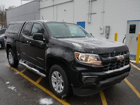 Used 2022 Chevrolet Colorado LT image 2