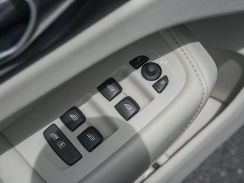 Certified 2022 Volvo XC60 B5 Inscription AWD/4WD image 40
