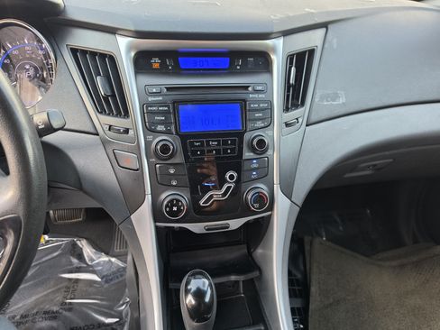 Used 2012 Hyundai Sonata GLS FWD image 16