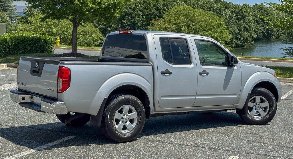 Used 2013 Nissan Frontier SV AWD/4WD image 13