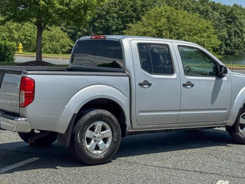 Used 2013 Nissan Frontier SV AWD/4WD image 13