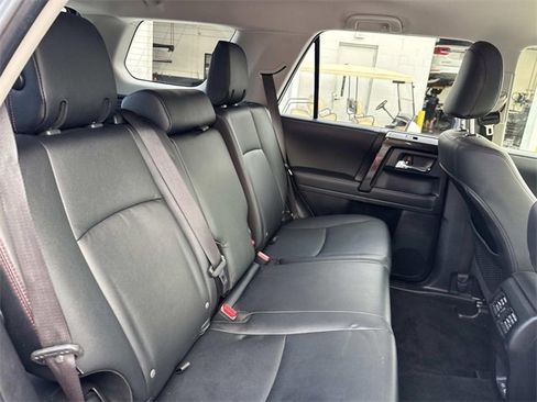 Used 2024 Toyota 4Runner TRD Off-Road Premium image 9