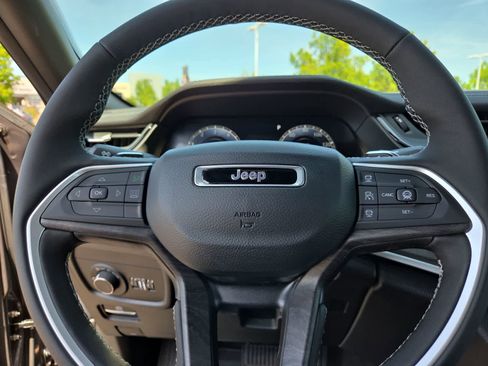 New 2026 Jeep Grand Cherokee L 4WD image 23
