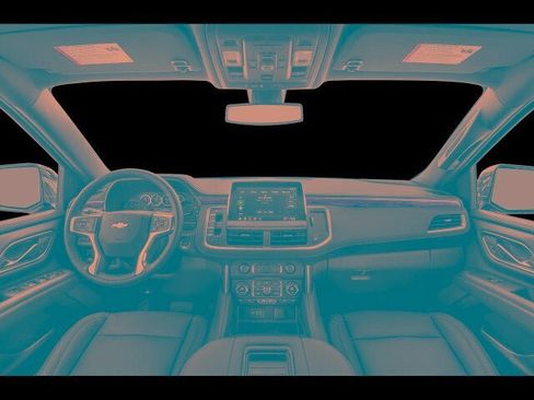 Used 2024 Chevrolet Suburban LT w/ Luxury Package RWD image 38