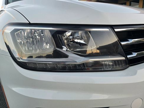 Used 2018 Volkswagen Tiguan S image 21