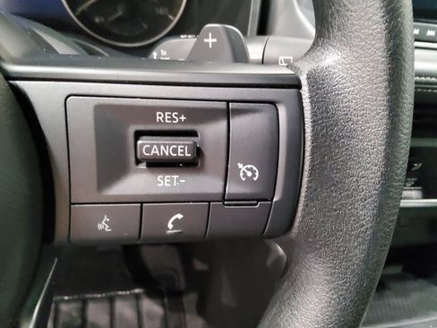 Used 2023 Nissan Rogue S image 28