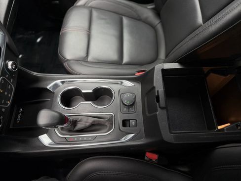 Used 2024 Chevrolet Traverse RS image 44