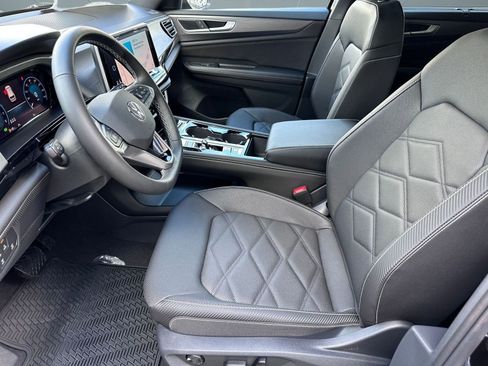 New 2026 Volkswagen Atlas Cross Sport SE image 3