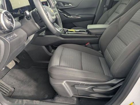 Used 2025 Chevrolet Equinox LT AWD/4WD image 6
