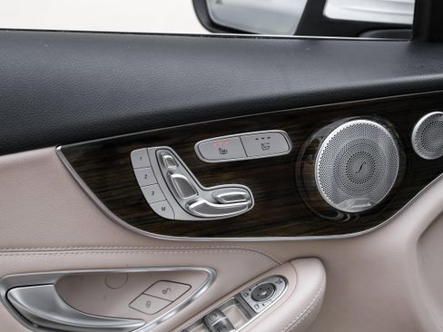 Used 2018 Mercedes-Benz C 300 Cabriolet image 38