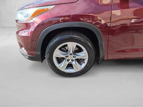 Used 2015 Toyota Highlander Limited FWD image 24