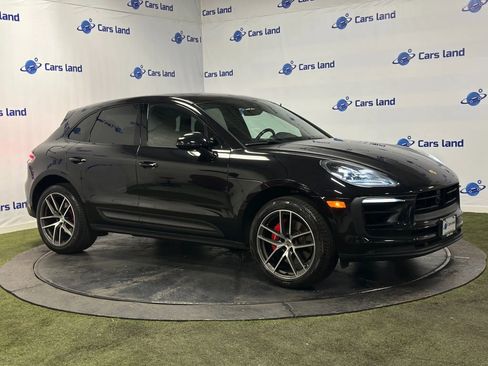 Used 2023 Porsche Macan S w/ Premium Package Plus image 2
