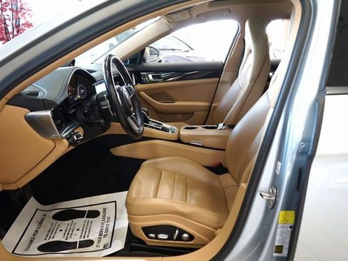 Used 2019 Porsche Panamera 4 image 28