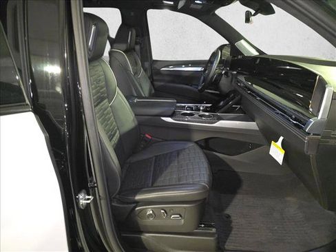 Used 2025 Cadillac Escalade V w/ LPO, Floor Liner Package AWD/4WD image 10