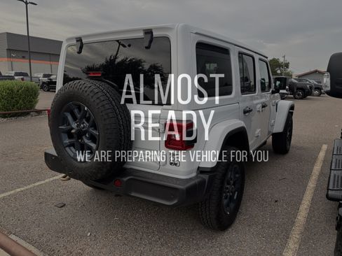 Used 2026 Jeep Wrangler Unlimited Sport AWD/4WD image 4