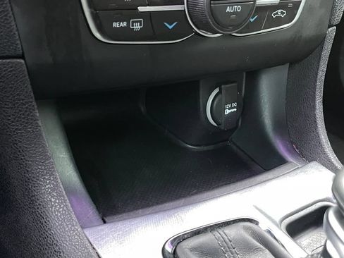 Used 2018 Dodge Charger R/T RWD image 19