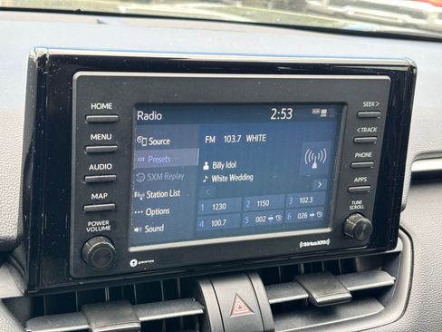 Used 2020 Toyota RAV4 LE image 25