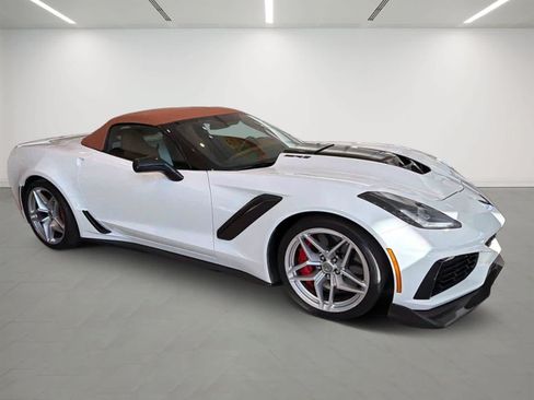 Used 2019 Chevrolet Corvette ZR1 RWD image 5