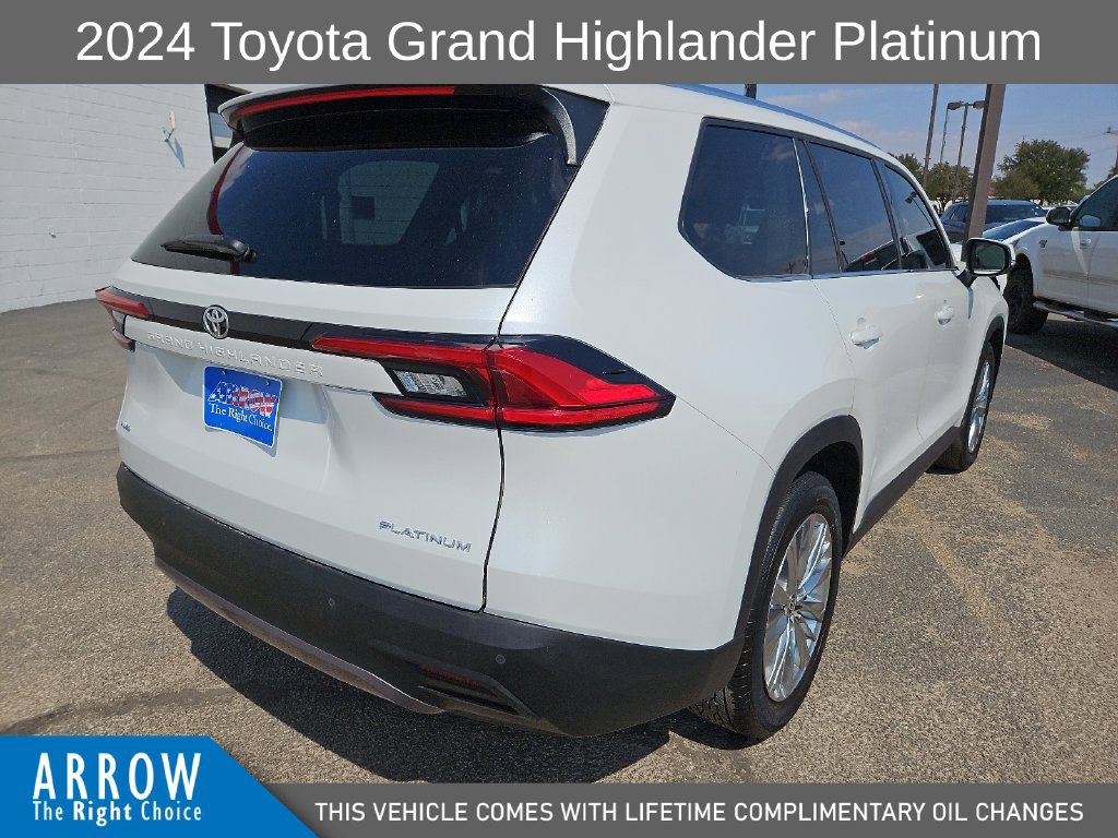Used 2024 Toyota Grand Highlander AWD image 12