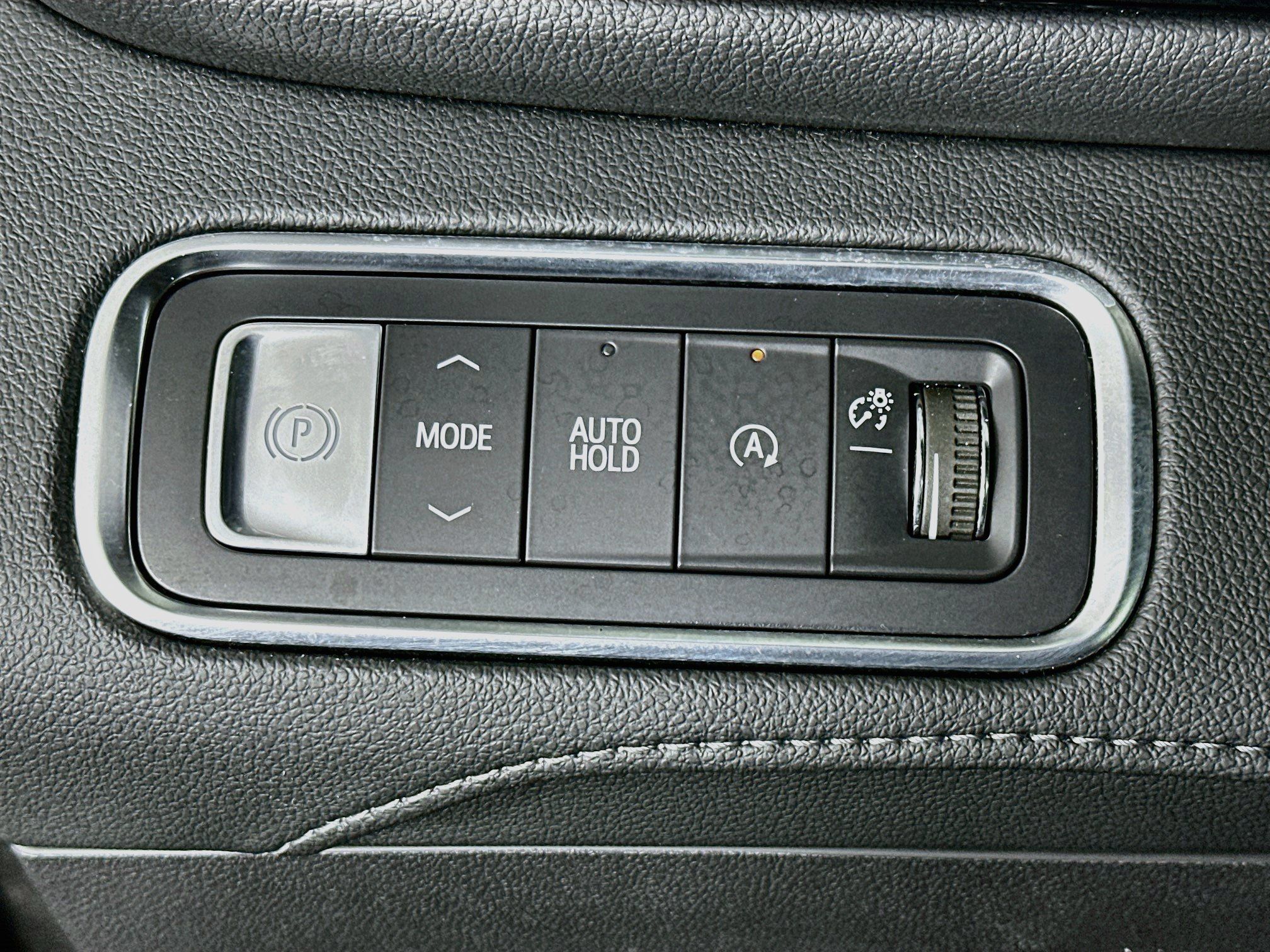 Used 2025 Buick Enclave Preferred FWD image 17