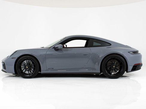 Used 2024 Porsche 911 Carrera GTS RWD image 3