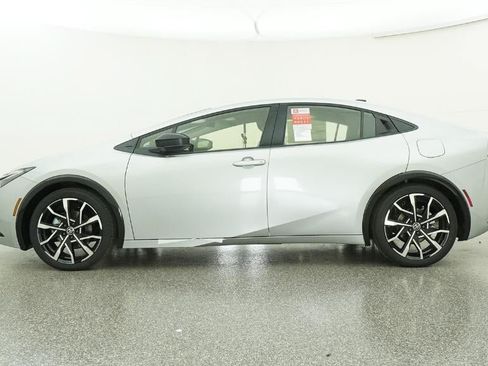 New 2026 Toyota Prius Plug-In Hybrid FWD image 19