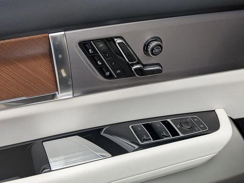 New 2026 Cadillac Vistiq Luxury image 13