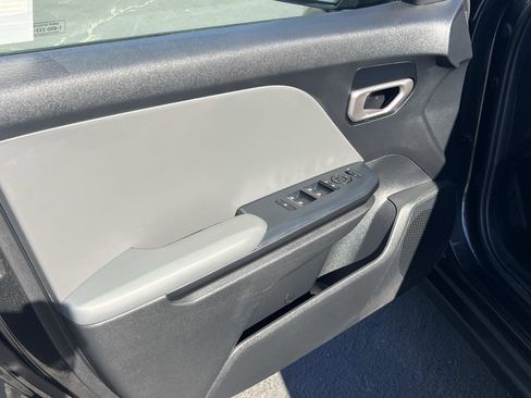 Used 2025 Kia K4 LXS image 6