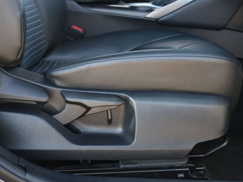 Used 2023 Toyota Camry SE w/ Convenience Package image 30