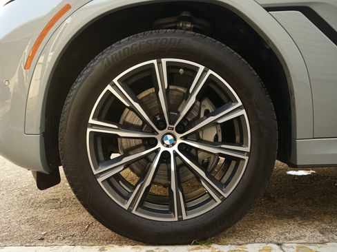 Used 2026 BMW X6 xDrive40i AWD/4WD image 26