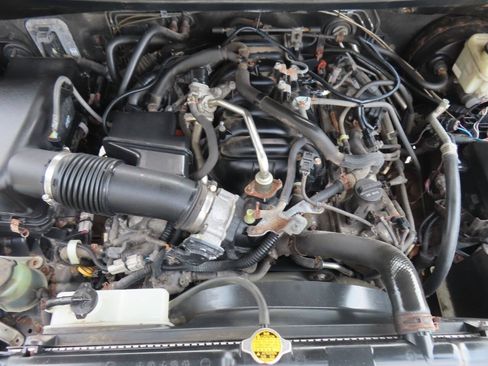 Used 2011 Toyota Tundra 4x4 Double Cab w/ Tow Pkg image 10