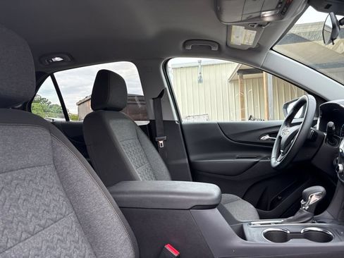 Used 2024 Chevrolet Equinox LT FWD image 34
