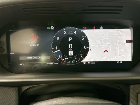 Certified 2025 Land Rover Discovery Dynamic SE image 13