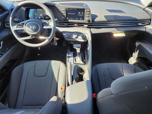 New 2026 Hyundai Elantra SE FWD image 12