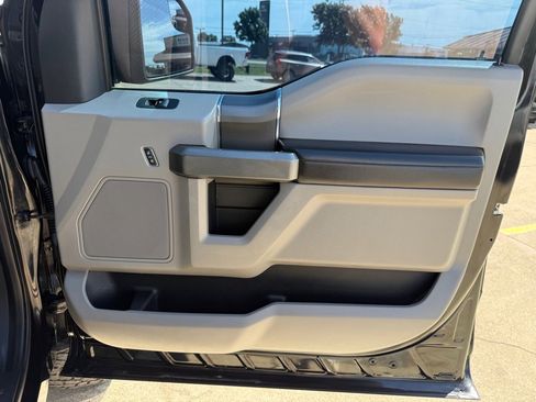 Used 2016 Ford F150 XLT w/ Equipment Group 301A Mid AWD/4WD image 19