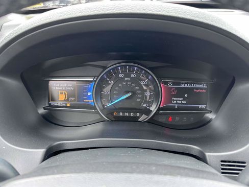 Used 2018 Ford Explorer XLT w/ Equipment Group 202A AWD/4WD image 20