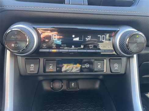 Used 2022 Toyota RAV4 XLE image 18