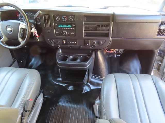 Used 2018 Chevrolet Express 2500 w/ Driver Convenience Package RWD image 4