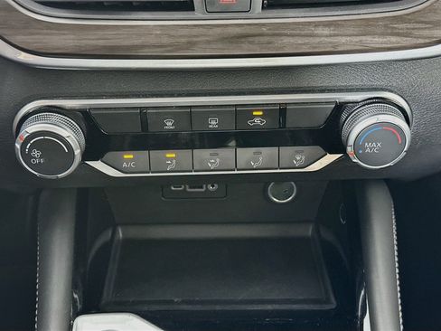 Used 2023 Nissan Altima 2.5 SV AWD/4WD image 22