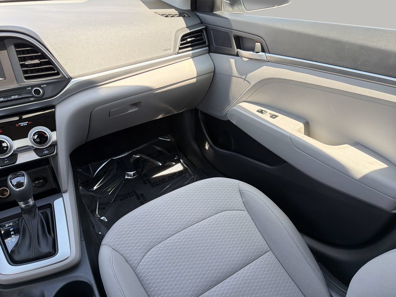 Used 2019 Hyundai Elantra SE FWD image 15