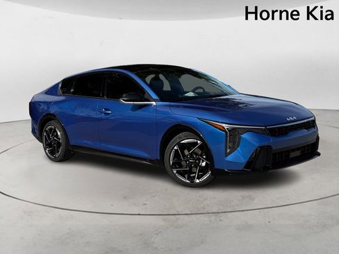 New 2025 Kia K4 GT-Line image 2
