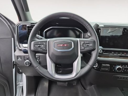 Used 2025 GMC Sierra 3500 SLE AWD/4WD image 13